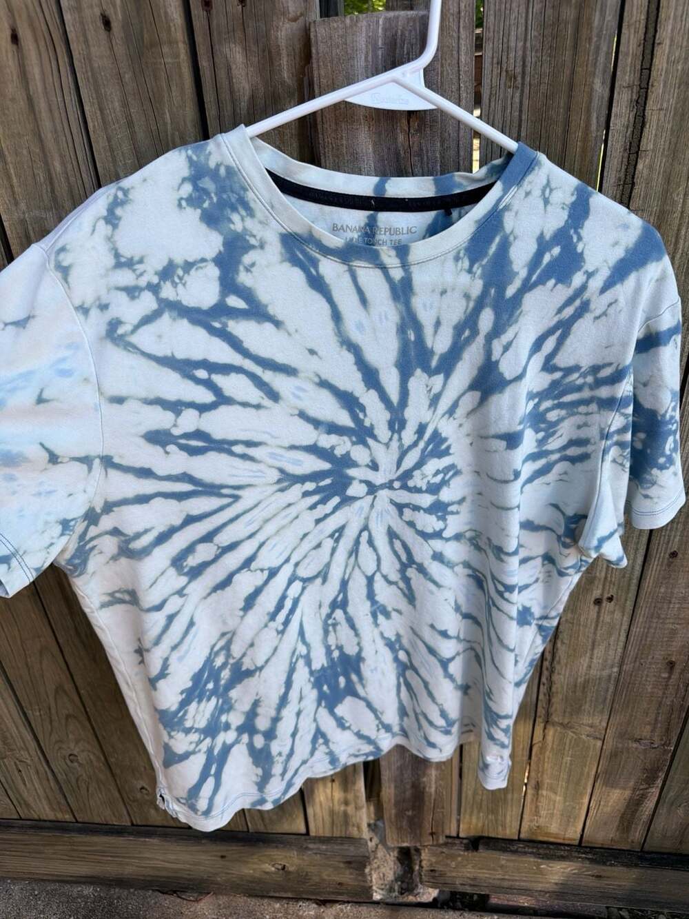 Banana Republic Men's Luxe Touch Tee Blue White Tie Dye Spiral Short Sleeve